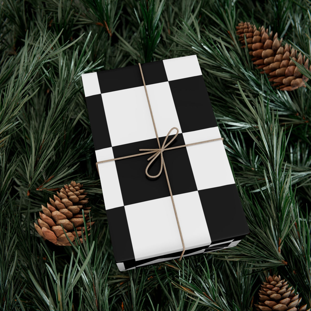 BLACK × WHITE CHECKERED | Wrapping Paper