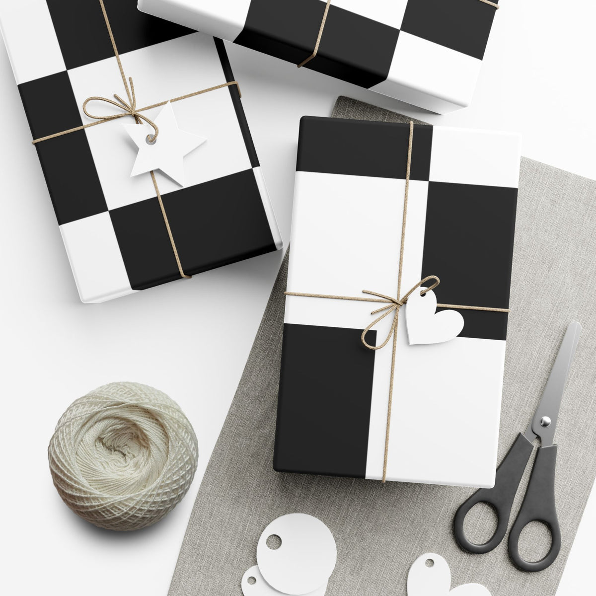 BLACK × WHITE CHECKERED | Wrapping Paper