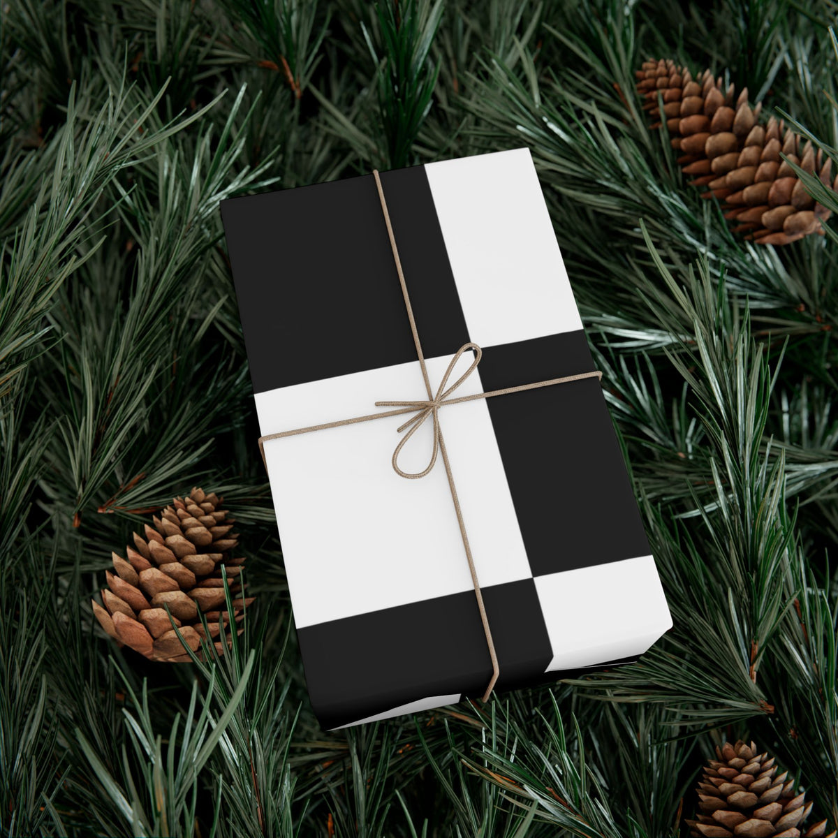 BLACK × WHITE CHECKERED | Wrapping Paper